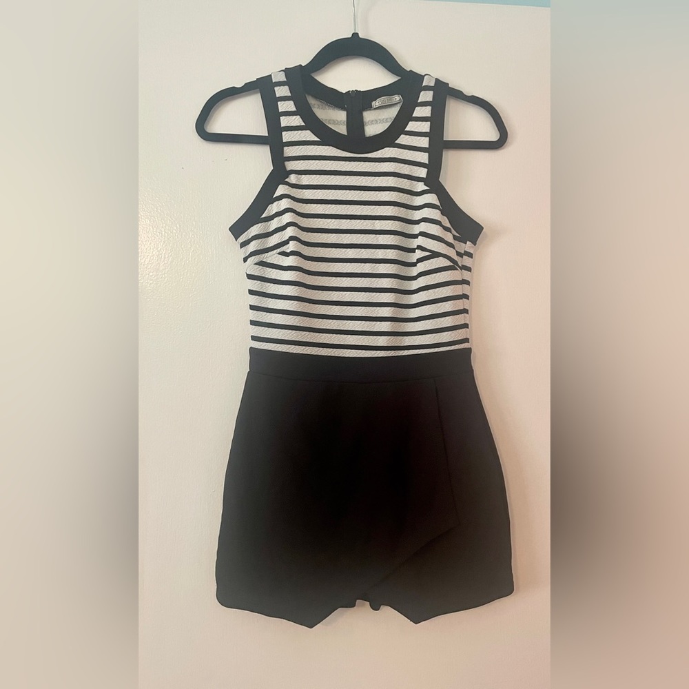 Super cute romper! - Picture 3 of 4